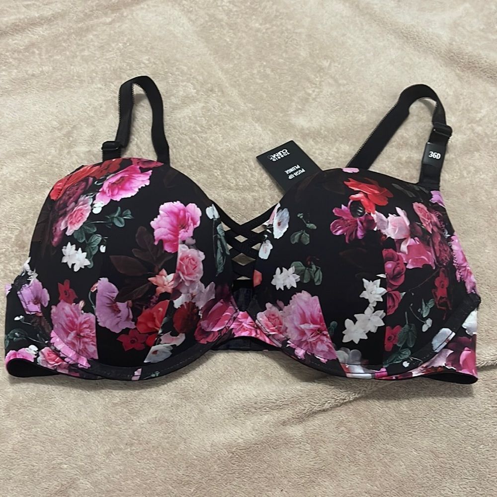 NWT- Torrid - 36D. Push- Up Plunge
